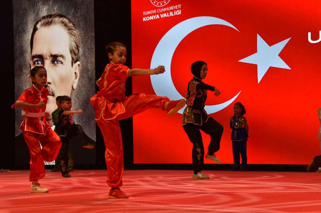 Konya’da 23 Nisan coşkusu salona sığmadı 7